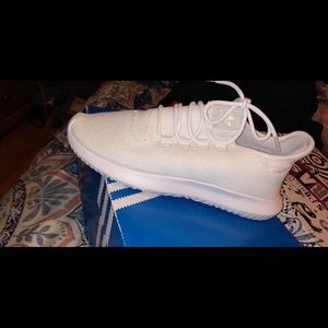 Adidas men’s size 7! Also fits women!